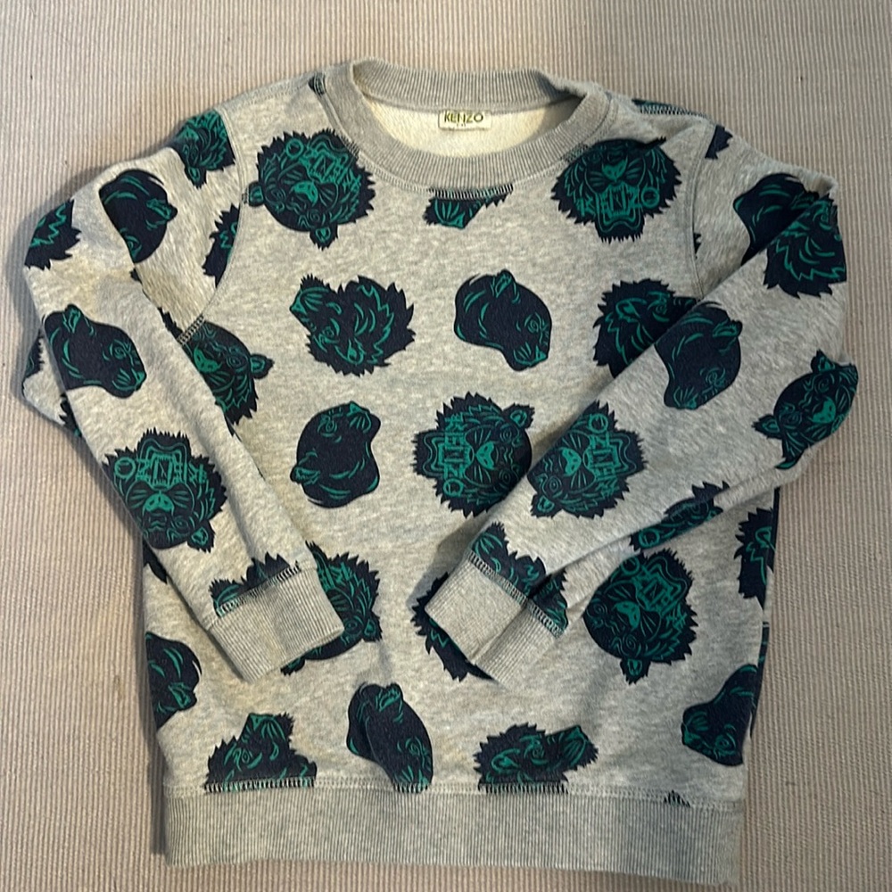 Kenzo sweatshirt with striking graphic print.